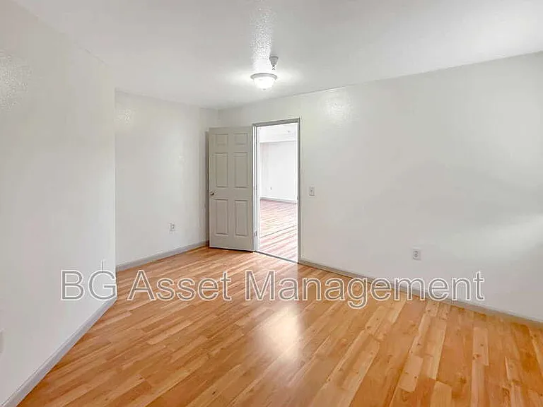 701 San Pablo Ave #10 — Photo 8