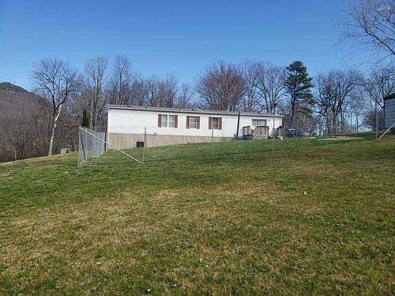 3rd image of 8115 Emerald Ln