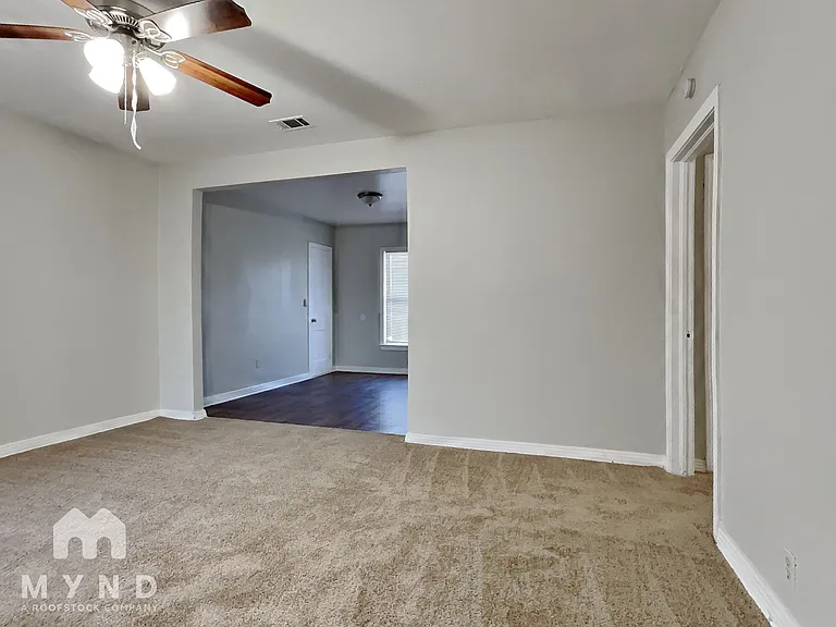 321 Edgefield Dr — Photo 4