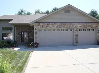 8704 Wildewood Dr, Worden, IL 62097