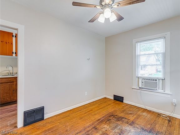 4th image of 1091 Stroman Ave