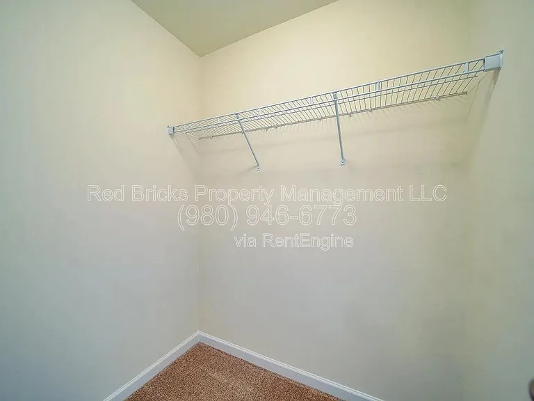 7015 Thornrose Dr — Photo 19