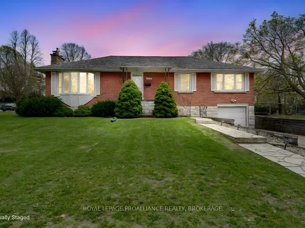 302 Arrowhead Pl, Kingston, ON K7M 3L3
