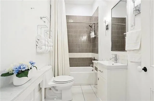 939 Jackson Ave — Photo 9
