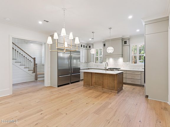 5th image of 103 London Ln