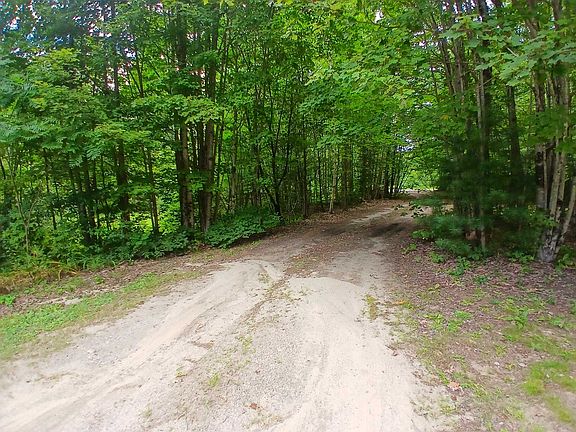 5th image of 34 Wild Meadow Road