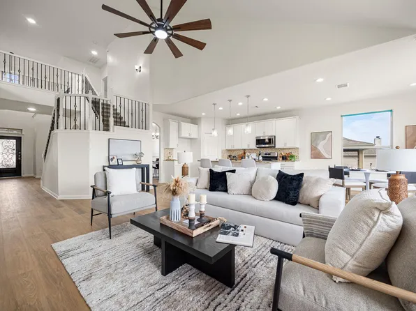 304 Santa Maria St, Georgetown, TX 78628