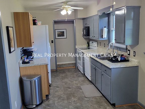 3rd image of 1071 Claymont Dr Office 2