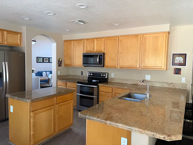 6803 W Rose Garden Ln — Photo 10