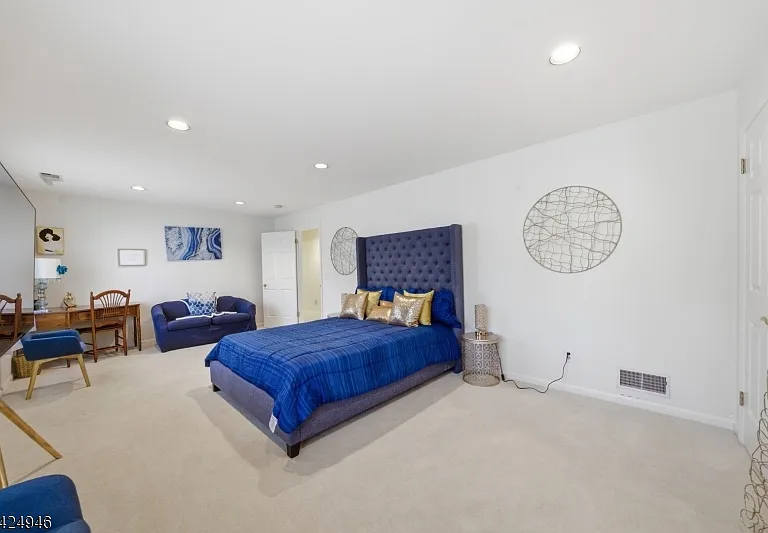 11 Rosewood Ln — Photo 35