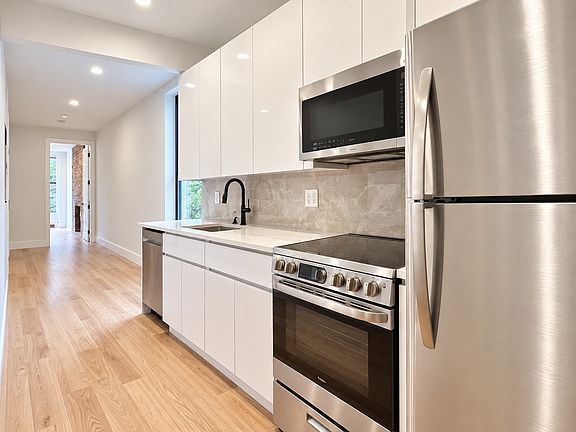 5th image of 1148 Dean St #1