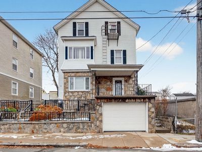 71 Smith St, Fall River, MA, 02721