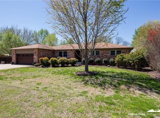 1708 Mayflower Rd, Bentonville, AR 72713