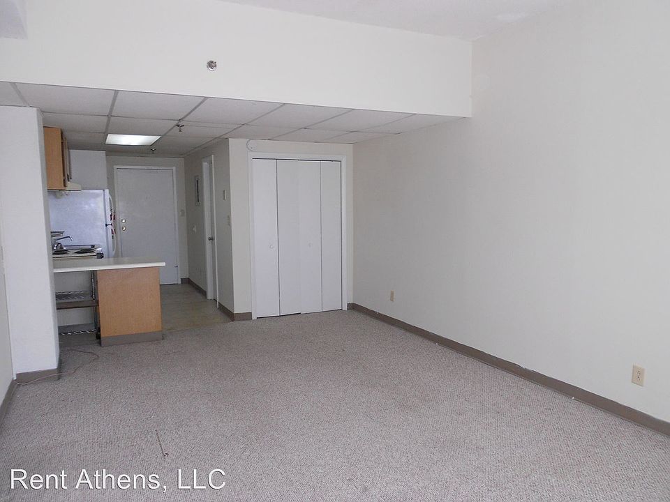 2nd image of 131 E Broad St
