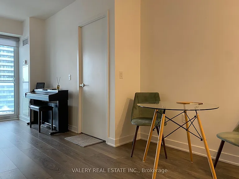 195 Redpath Ave #2205 — Photo 15