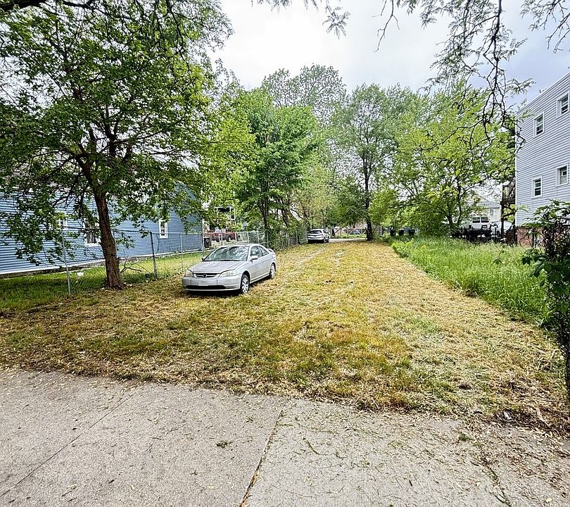 1st image of 4206 S Wells St