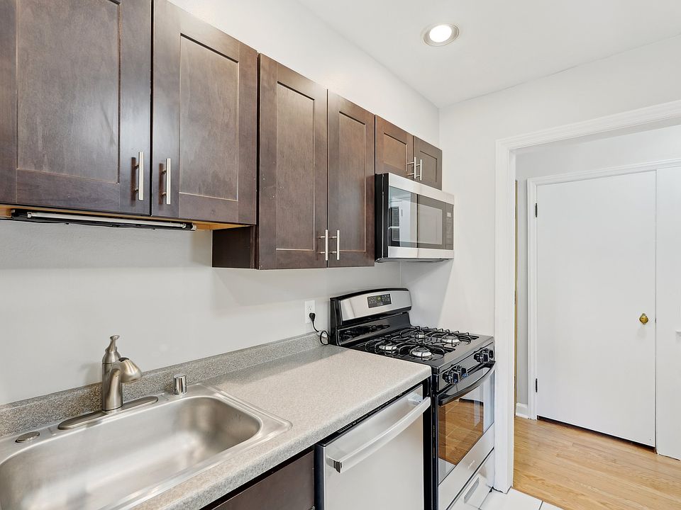 1st image of 834 E Henry Clay St APT 1