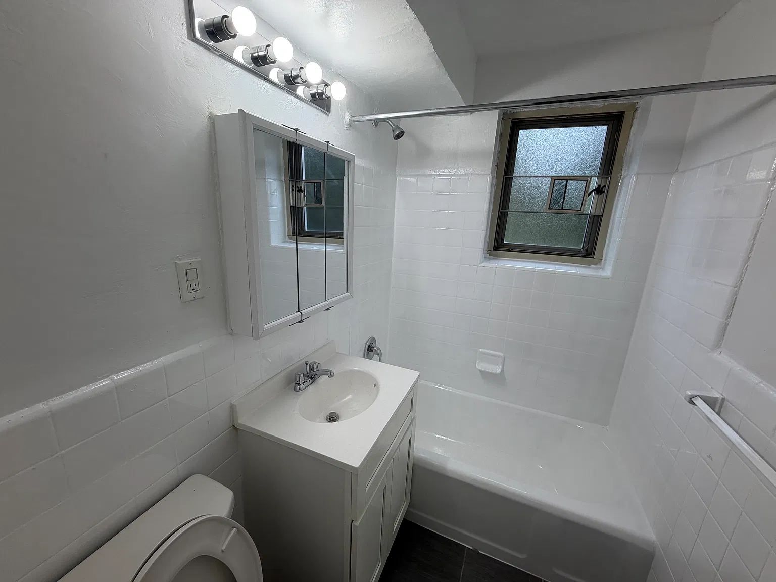 71st Cres, Fresh Meadows — Photo 4