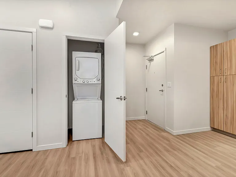 Parkway Apartments — Photo 39