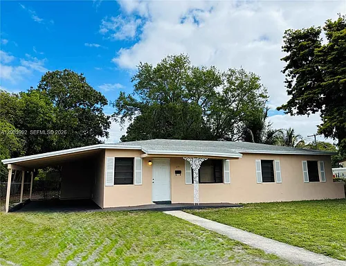275 NW 190th St Photo 1