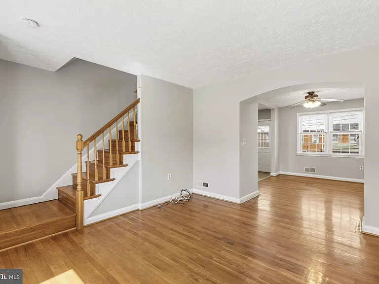 7124 Gough St — Photo 6
