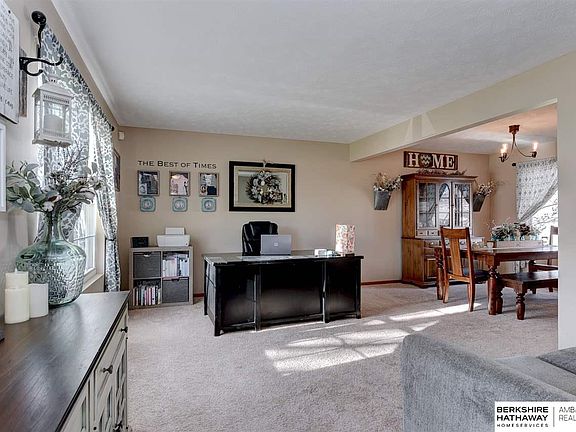 5th image of 9820 Windy Cir