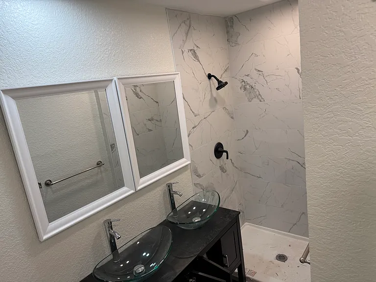1011 N Valderas St — Photo 12