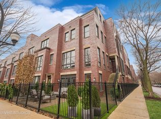 2721 N Hermitage Ave, Chicago, IL 60614