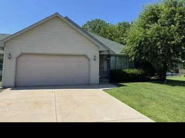 2971 Birch Rd, Suamico, WI 54173