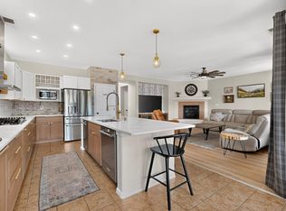 1044 Cristanos Dr, Bernalillo, NM 87004