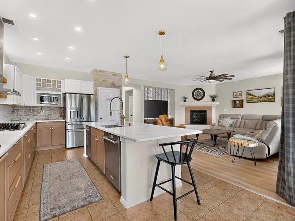 1044 Cristanos Dr, Bernalillo, NM 87004