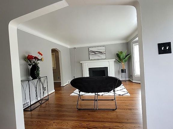 5th image of 20024 Hartwell St