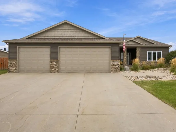 2302 10th St W, West Fargo, ND 58078