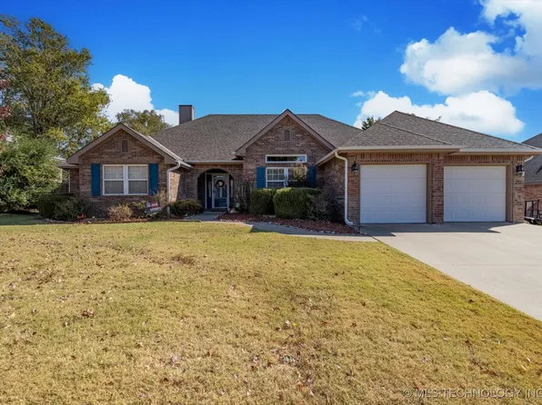 1924 SE Rolling Hills Dr, Bartlesville, OK 74006