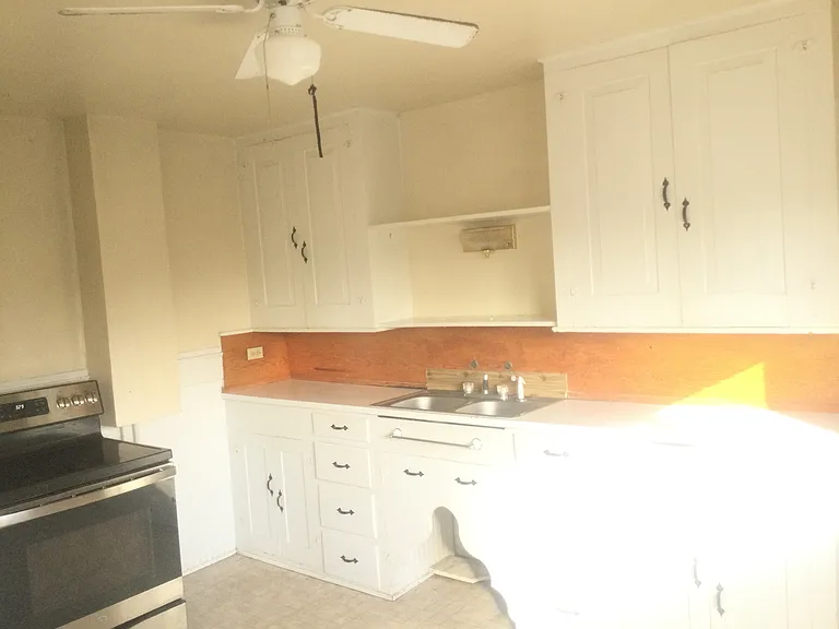 305 Quincy Ave — Photo 5