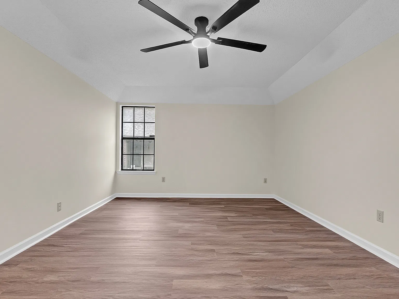 3 bed, 1547 sqft, $1,850 — Photo 4