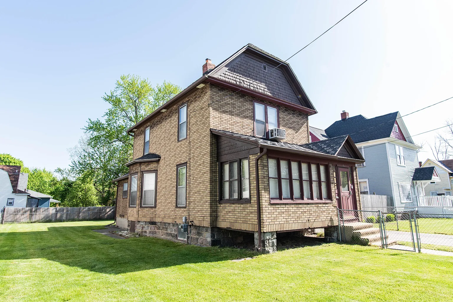 1307 Lake St photo 1