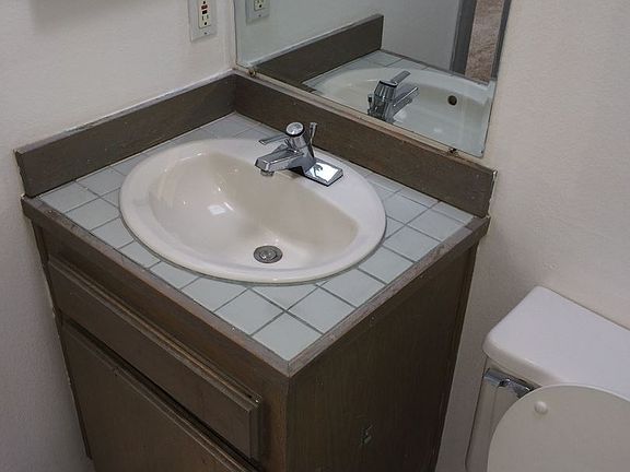 4th image of 325 W San Marcos Blvd Unit 102