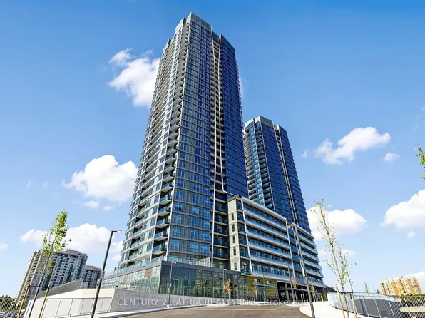 30 Upper Mall Way, Vaughan, ON