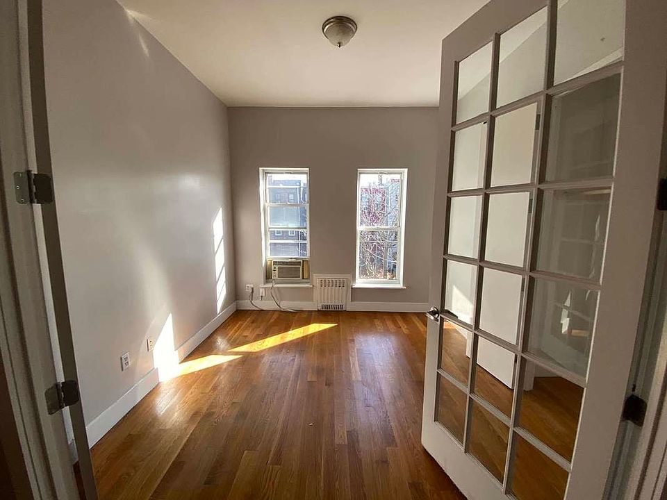 1st image of 186 Jefferson St #3LL