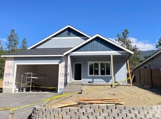 2523 Overland Dr, Grants Pass, OR 97527