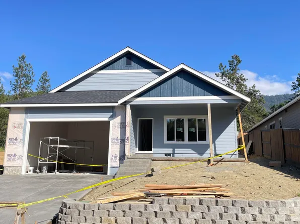 2523 Overland Dr, Grants Pass, OR 97527