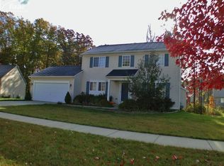 962 Loon Ct, Fenton, MI 48430
