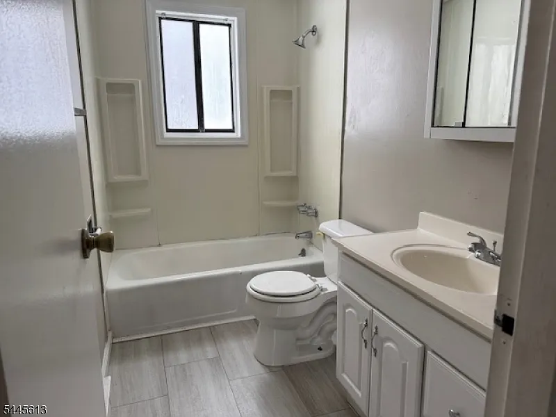 1 bed, 1.0 bath, 630 sqft, $1,600 — Photo 3