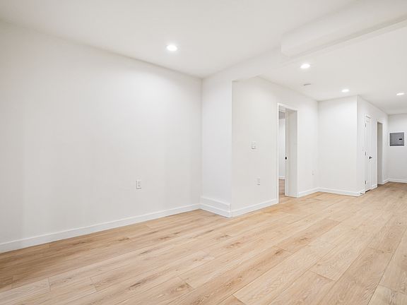 4th image of 541 Solano Ave #2