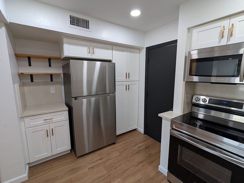 1st image of 810 E Colter St APT 2