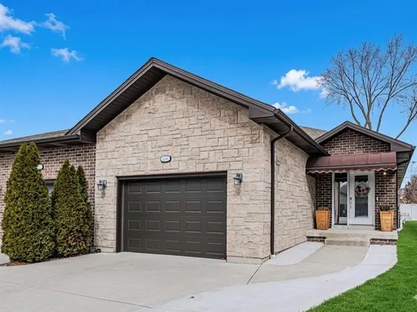 2554 Olive Rd, Windsor, ON N8T 0B1
