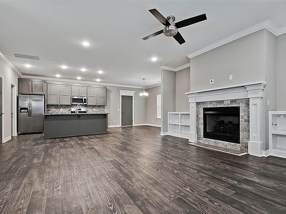 4th image of 1715 W Broadway Pl