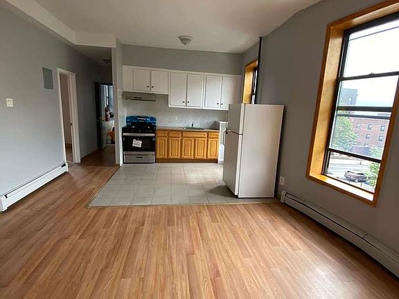 3rd image of 575 59th St #3R