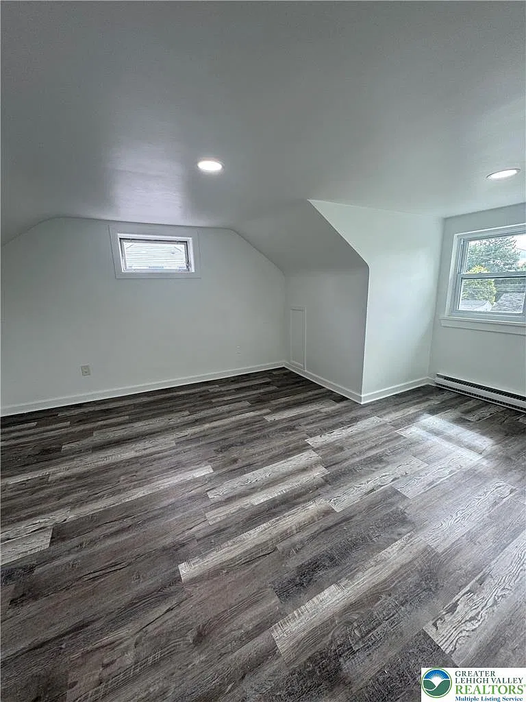 2 bed, 1.0 bath, 750 sqft, $1,600 — Photo 4